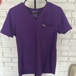 Figs Technical Collection size M Catarina one pocket scrub top purple